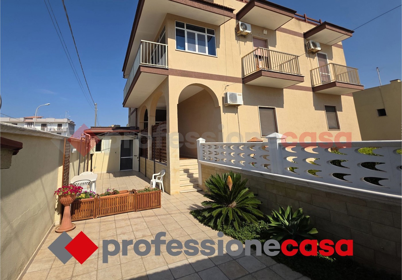 Villa Bifamiliare con giardino a Taranto