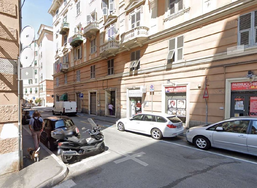 Locale commerciale in vendita in via pietro cristofoli 27r, Genova