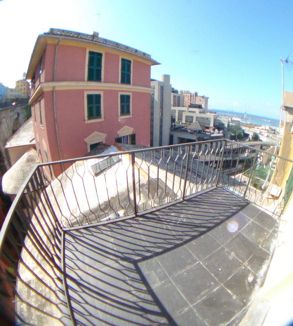 Quadrilocale vista mare in vico di campopisano 10, Genova