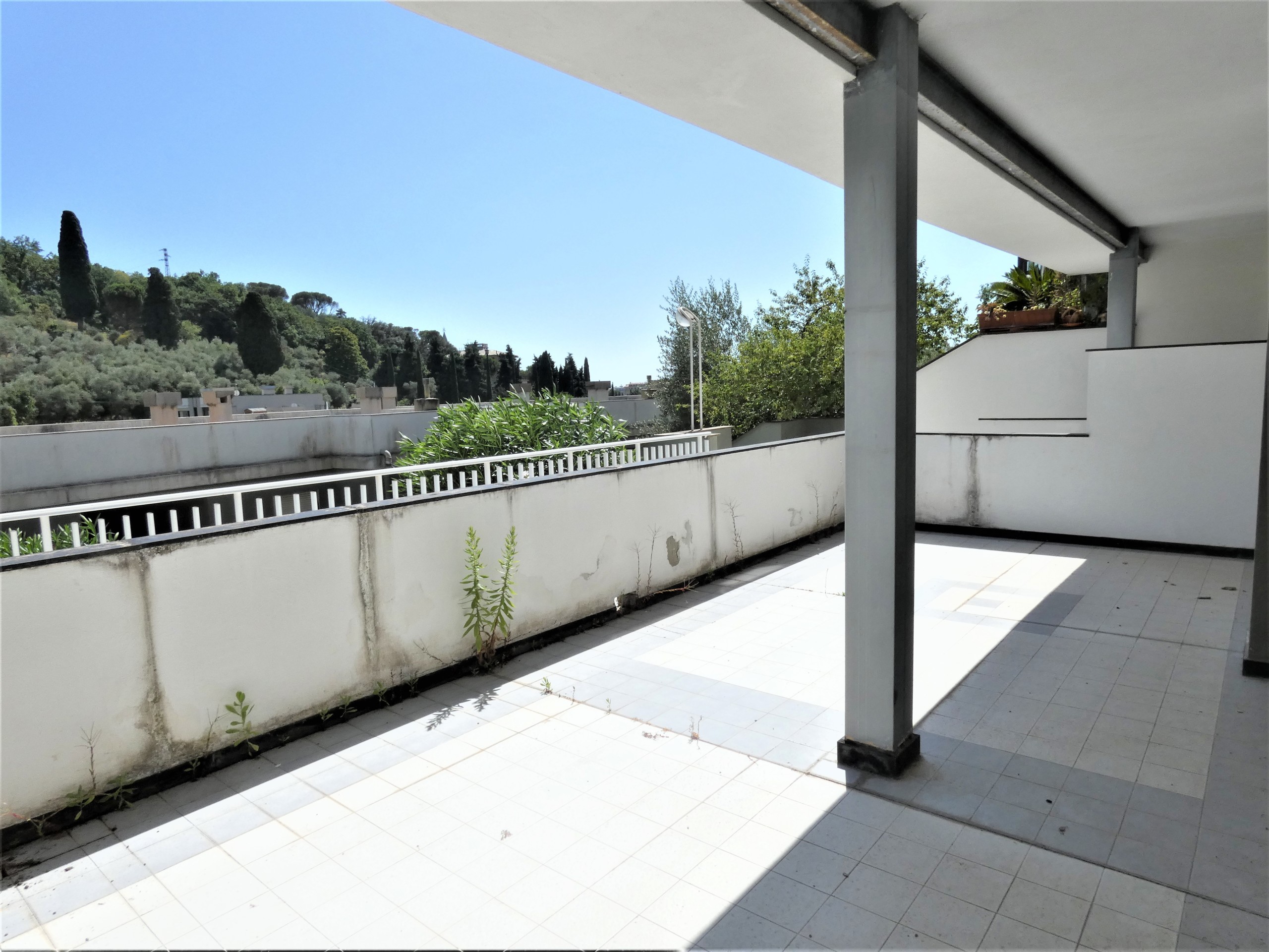 Quadrilocale con terrazzo in via perissinotti 41, Chiavari