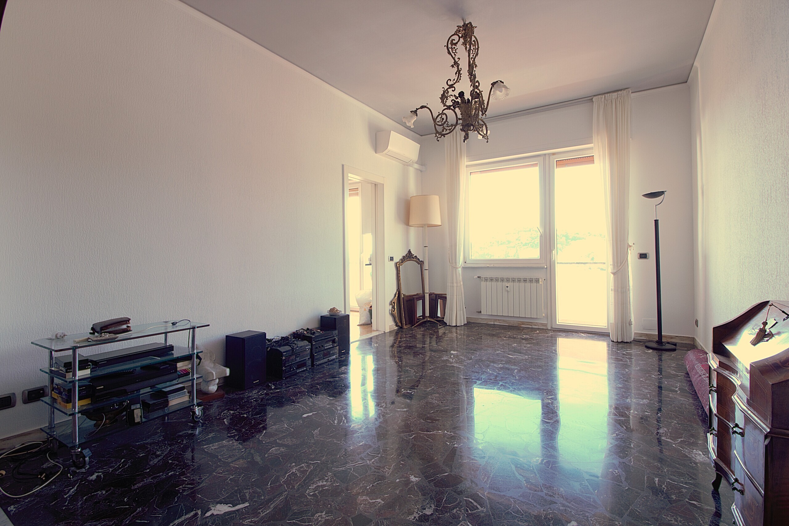 Appartamento con box in via giovanni opisso 183, Genova