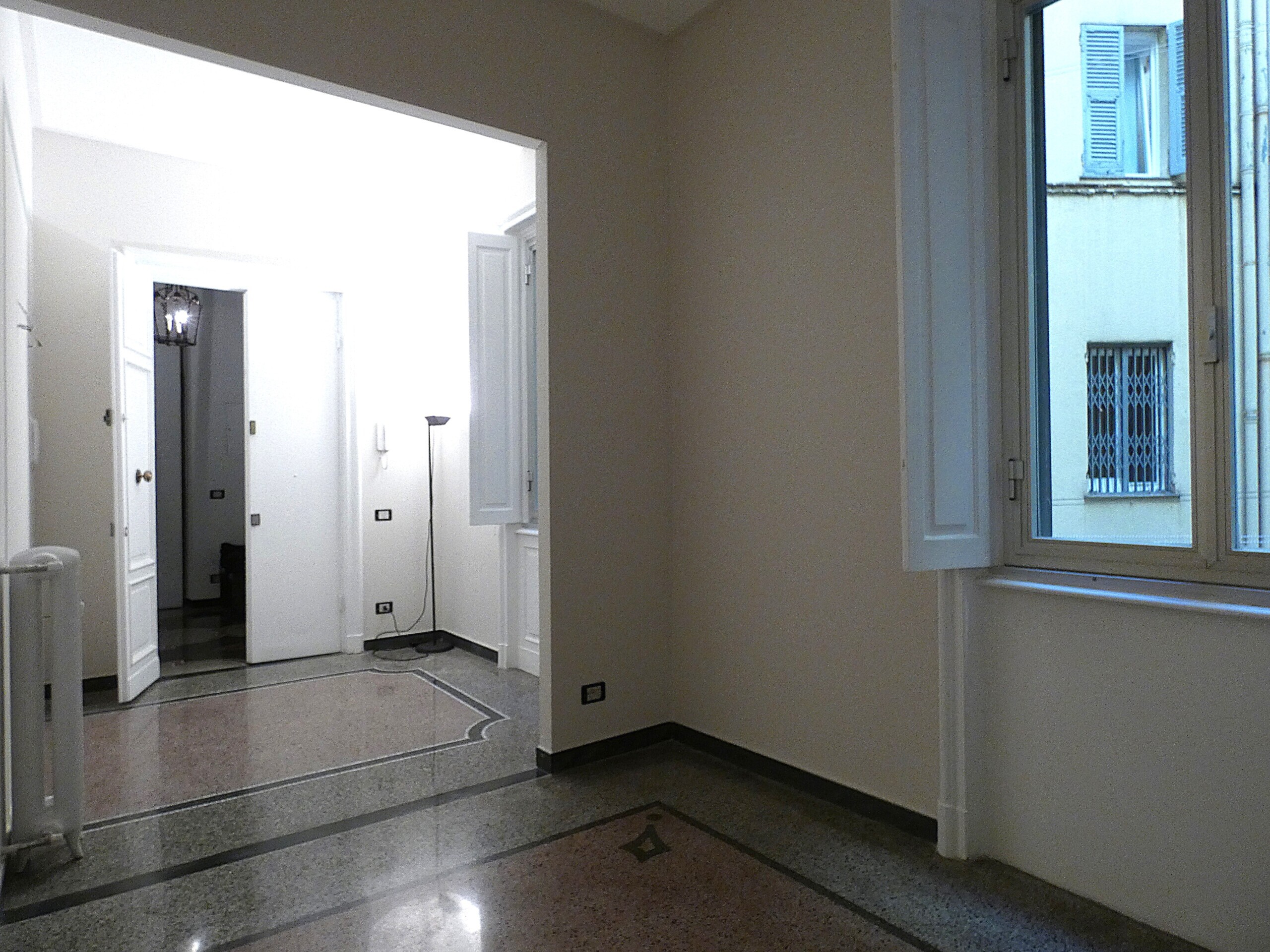 Quadrilocale ristrutturato in corso carbonara 22, Genova