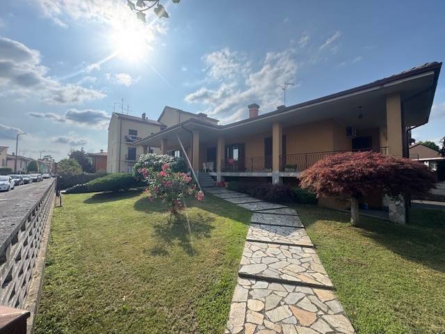 Villa in vendita a Marcignago