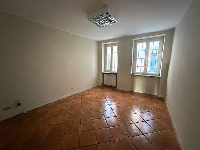 Studio/Ufficio in affitto a Pavia, Centro Storico