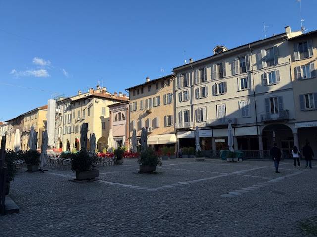 Appartamento in vendita a Pavia, Centro Storico