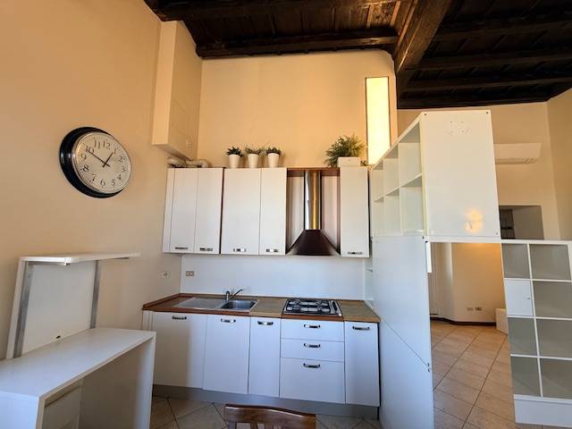 Appartamento in affitto a Pavia, Centro Storico