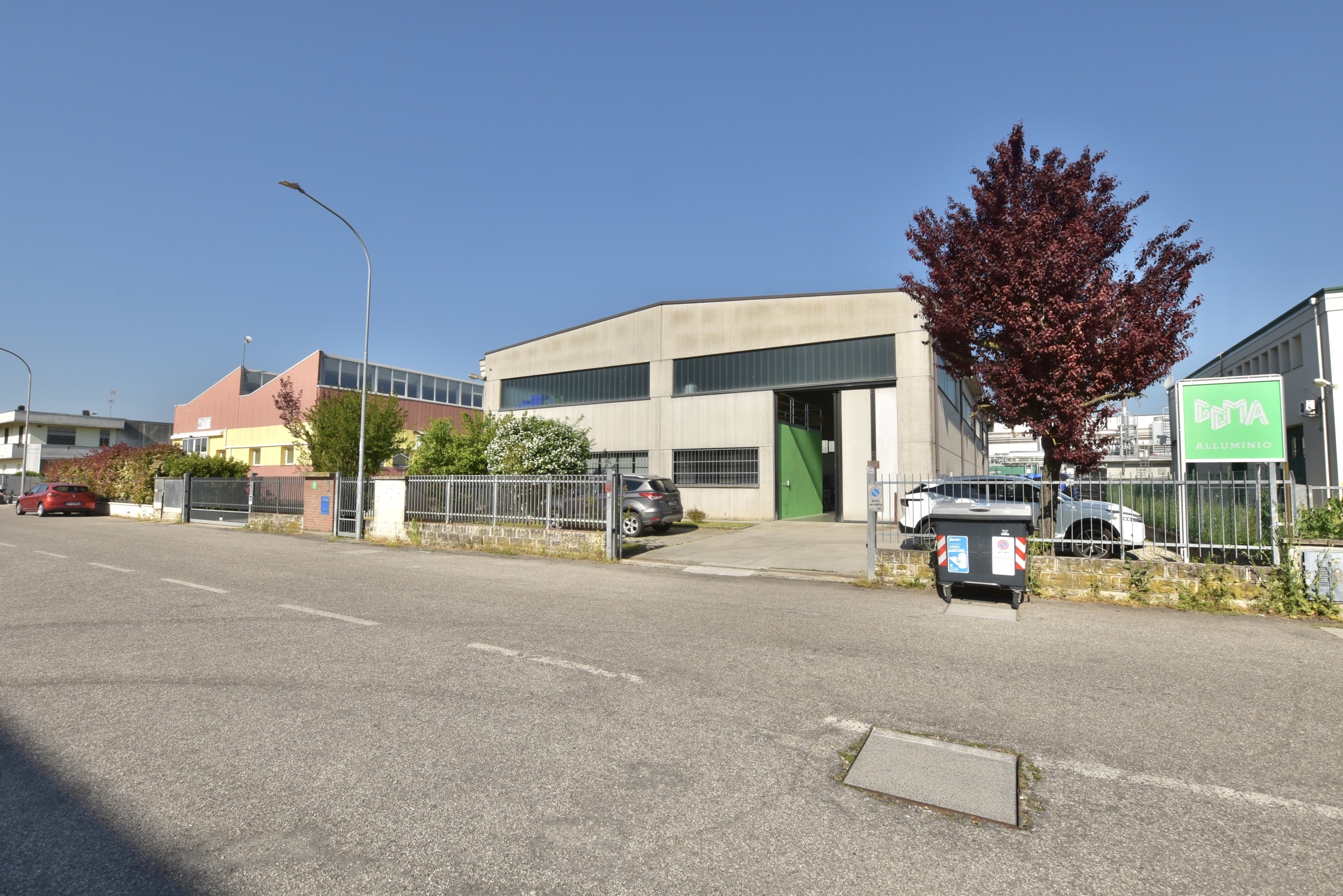 Capannone in affitto in via morandi, San Pietro in Casale