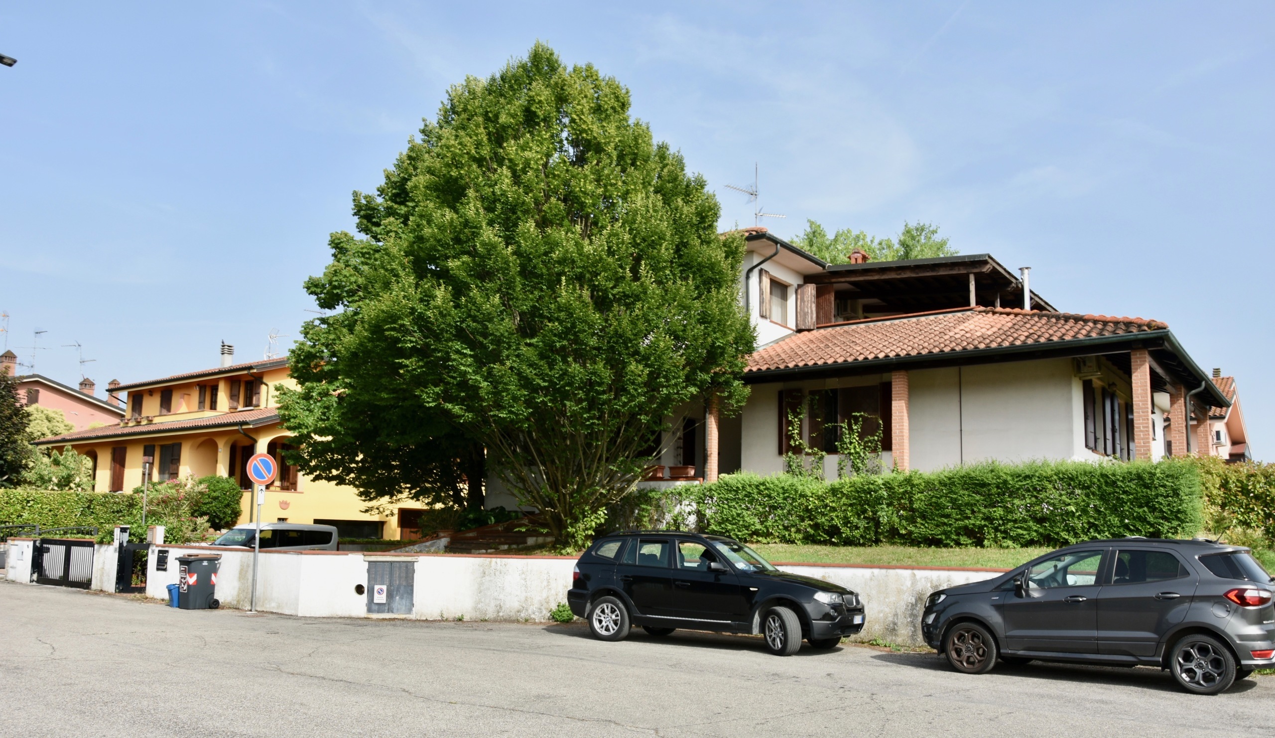 Villetta a schiera con giardino in via falcone 37, Baricella
