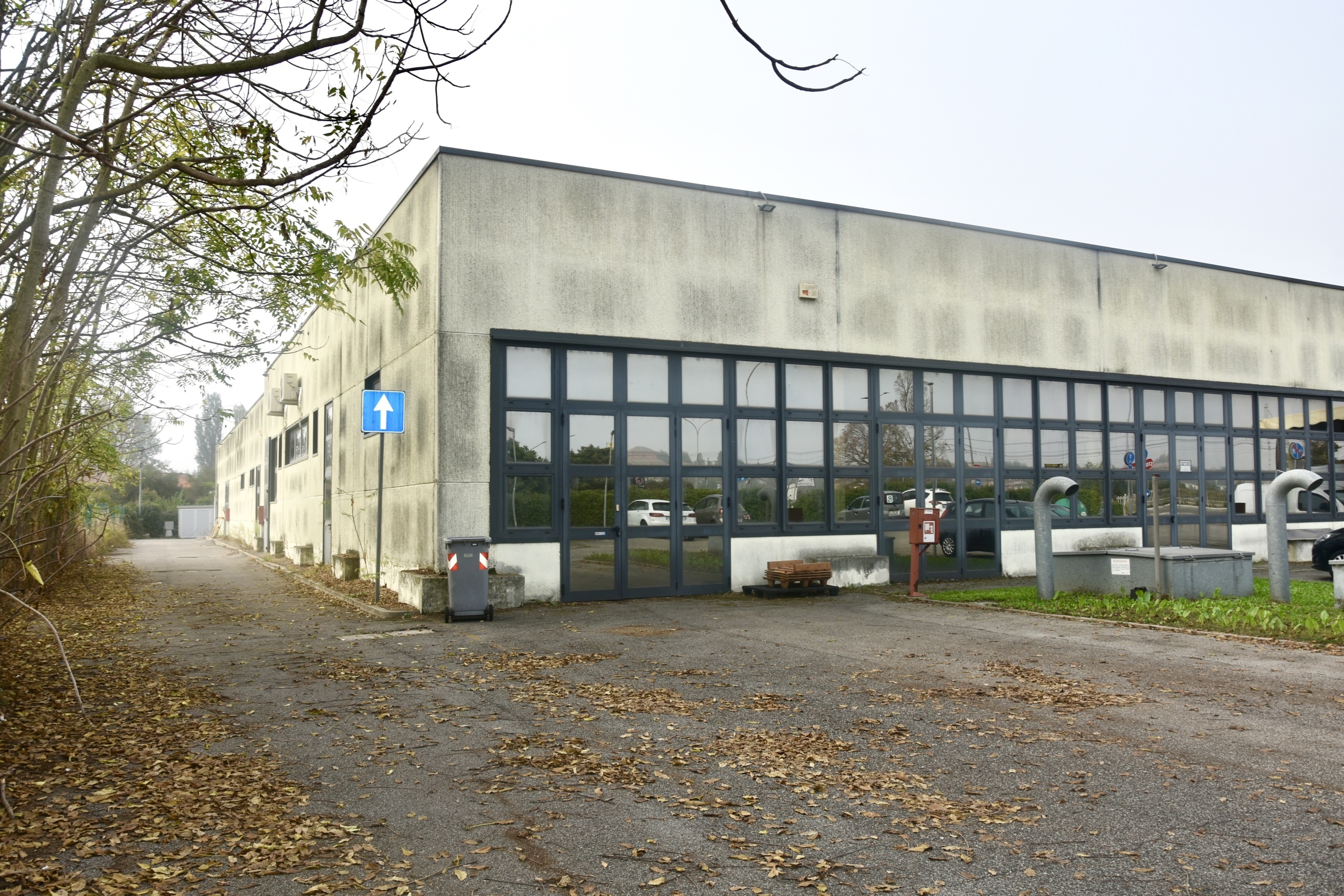 Locale commerciale in vendita in via dante alighieri 1, Galliera