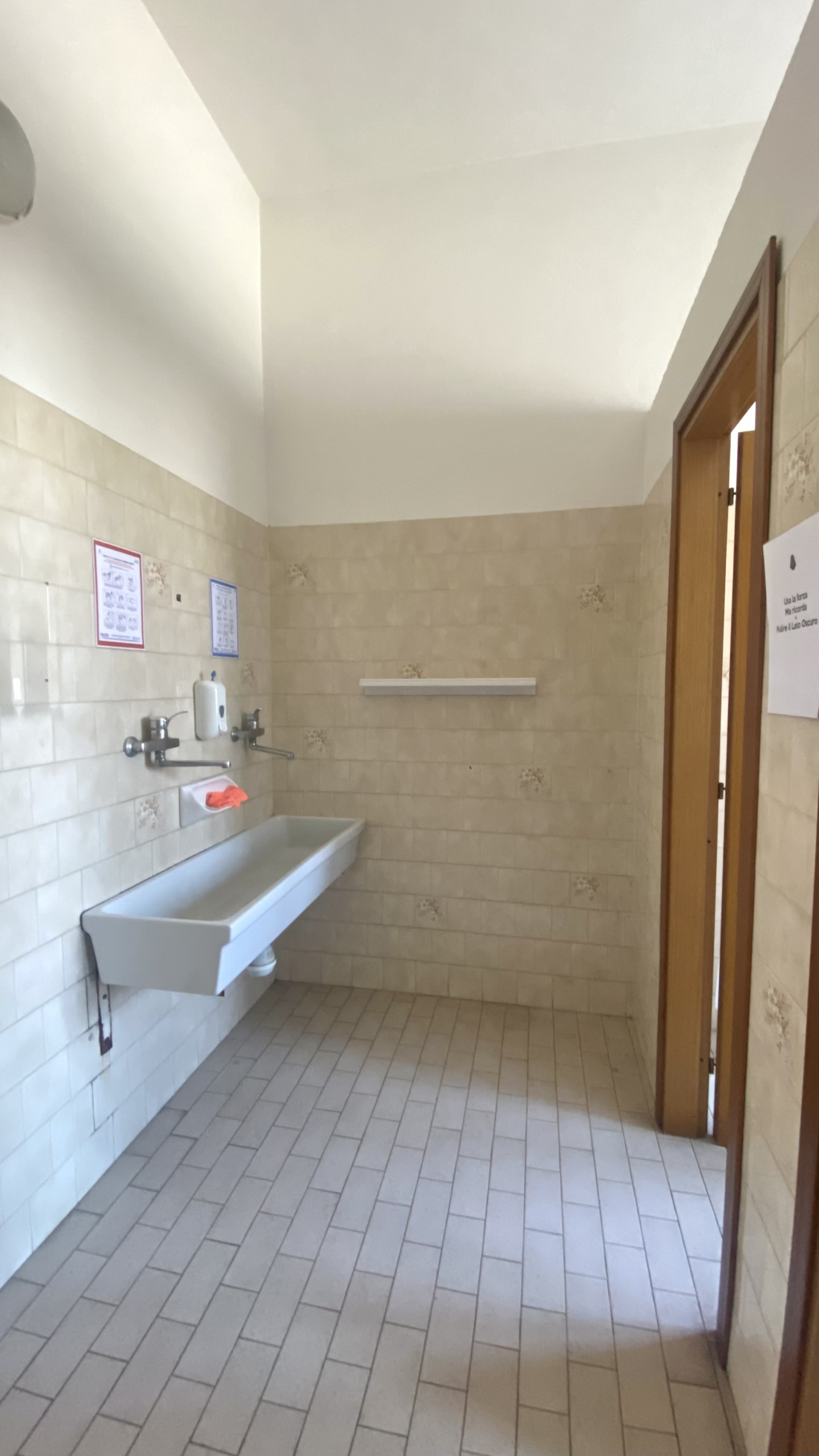 Capannone con giardino in via provinciale nord, Castello d'Argile