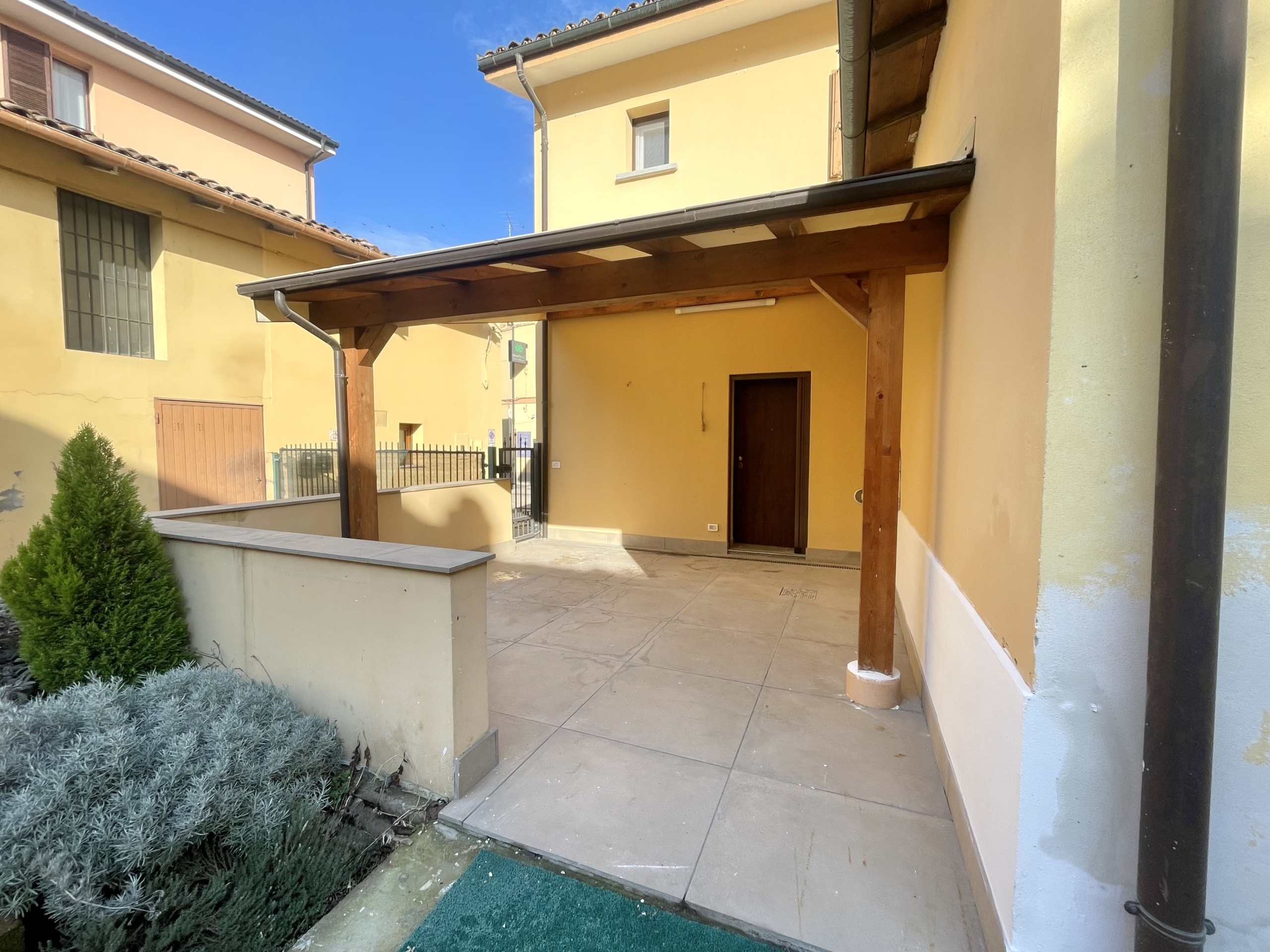 Trilocale ristrutturato in via r. tolomelli 5, San Pietro in Casale