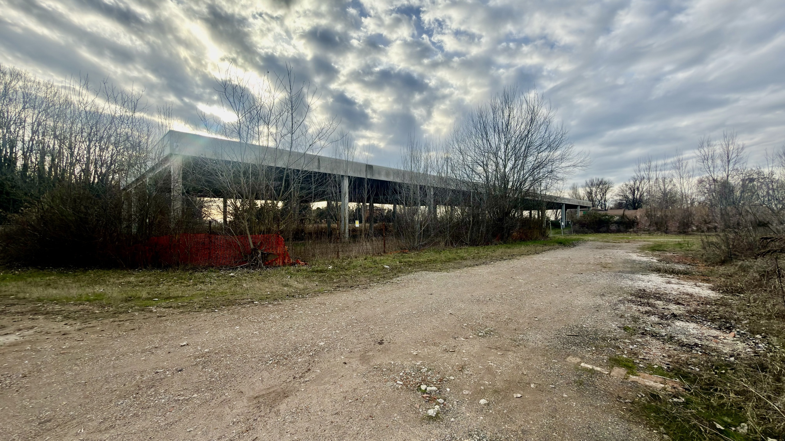 Capannone da ristrutturare in via suore 27, Castello d'Argile