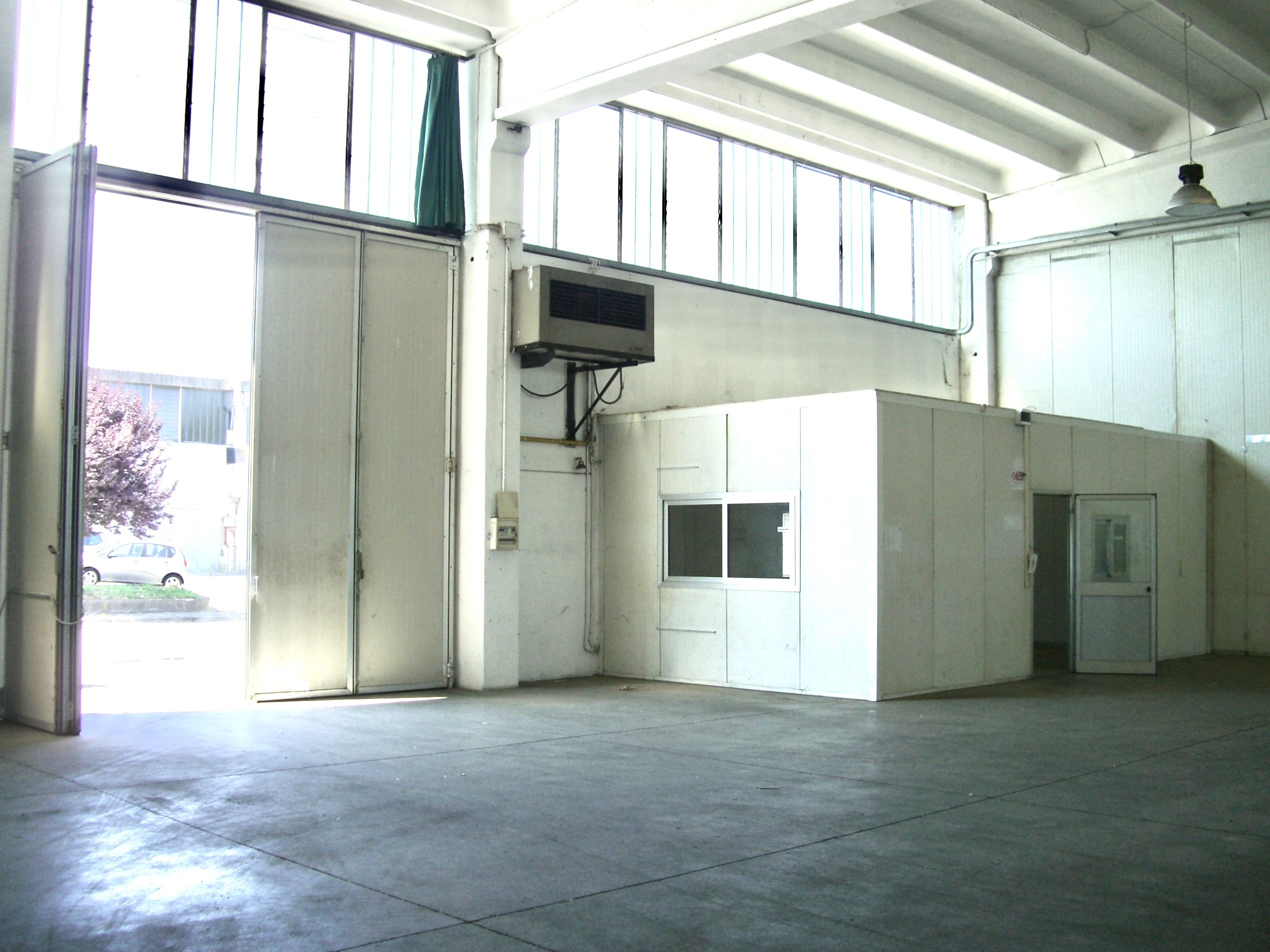 Capannone con giardino in via del lavoro, Malalbergo