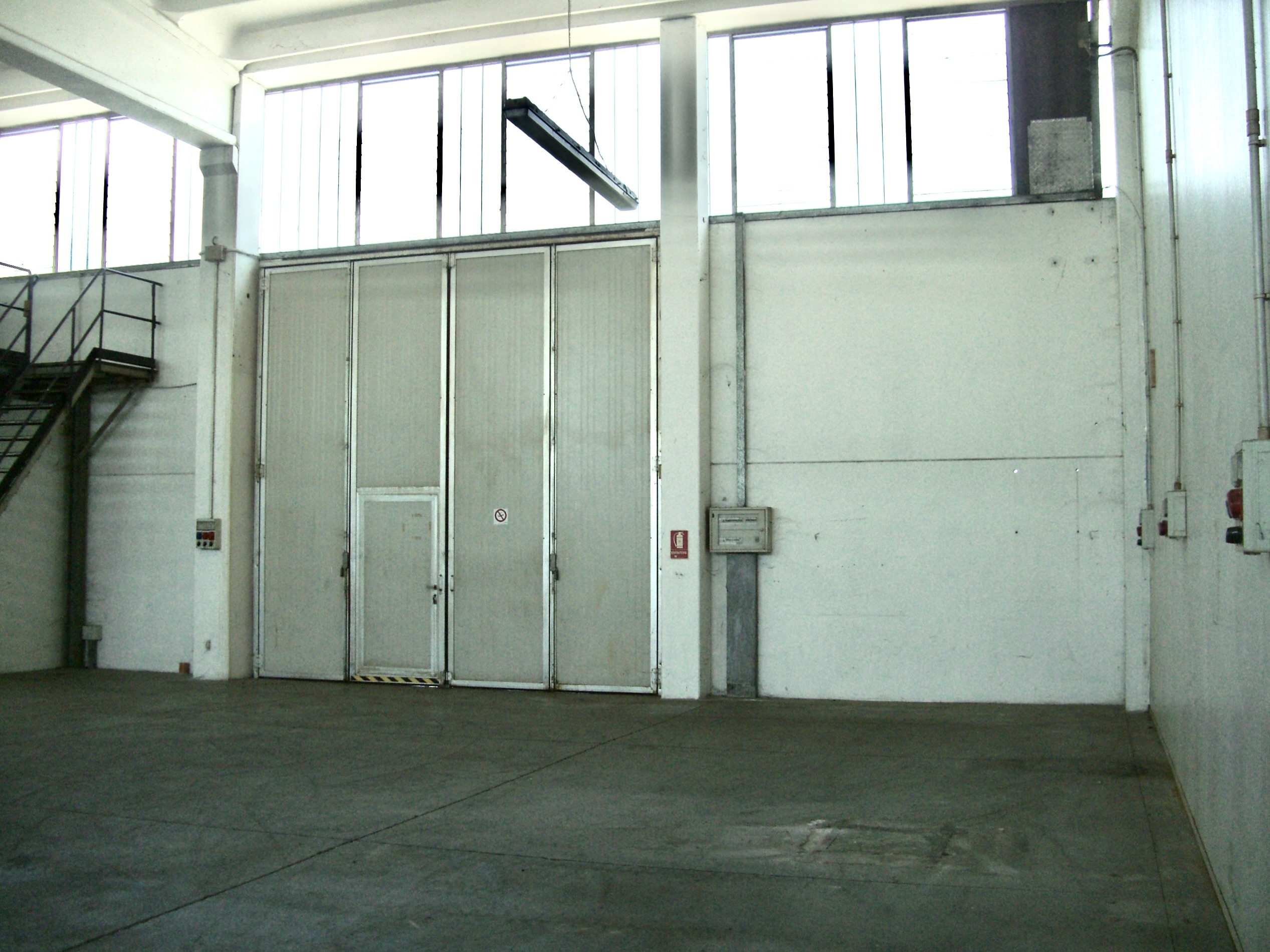 Capannone con giardino in via del lavoro, Malalbergo