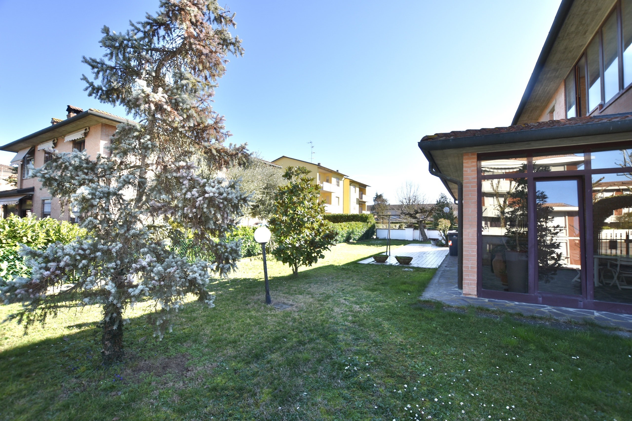 Casa indipendente con giardino in via xxv aprile 30, San Pietro in Casale