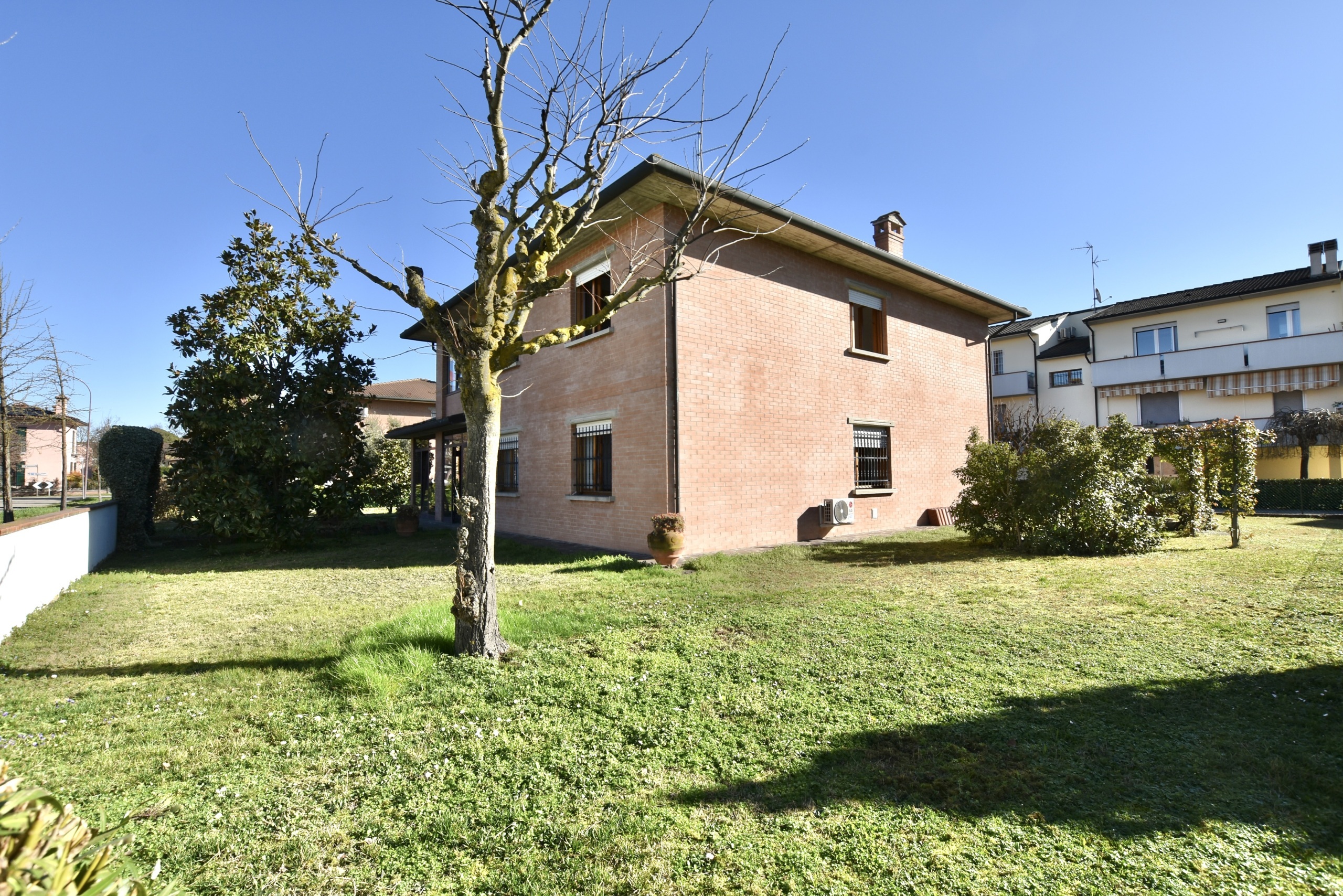 Casa indipendente con giardino in via xxv aprile 30, San Pietro in Casale
