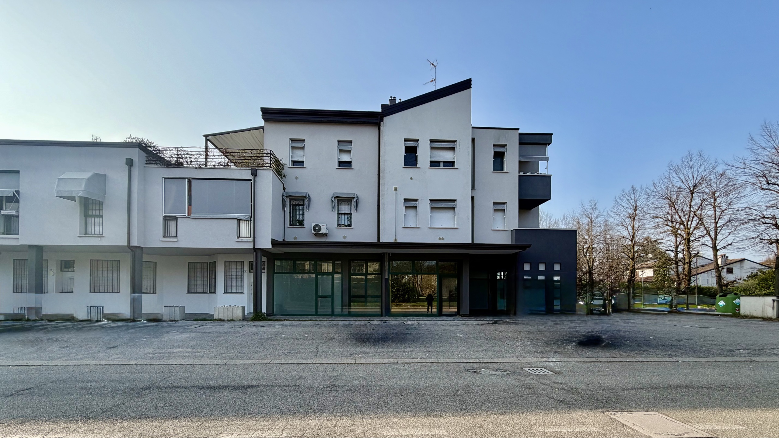 Locale commerciale in vendita in via aldo moro 1, Castello d'Argile