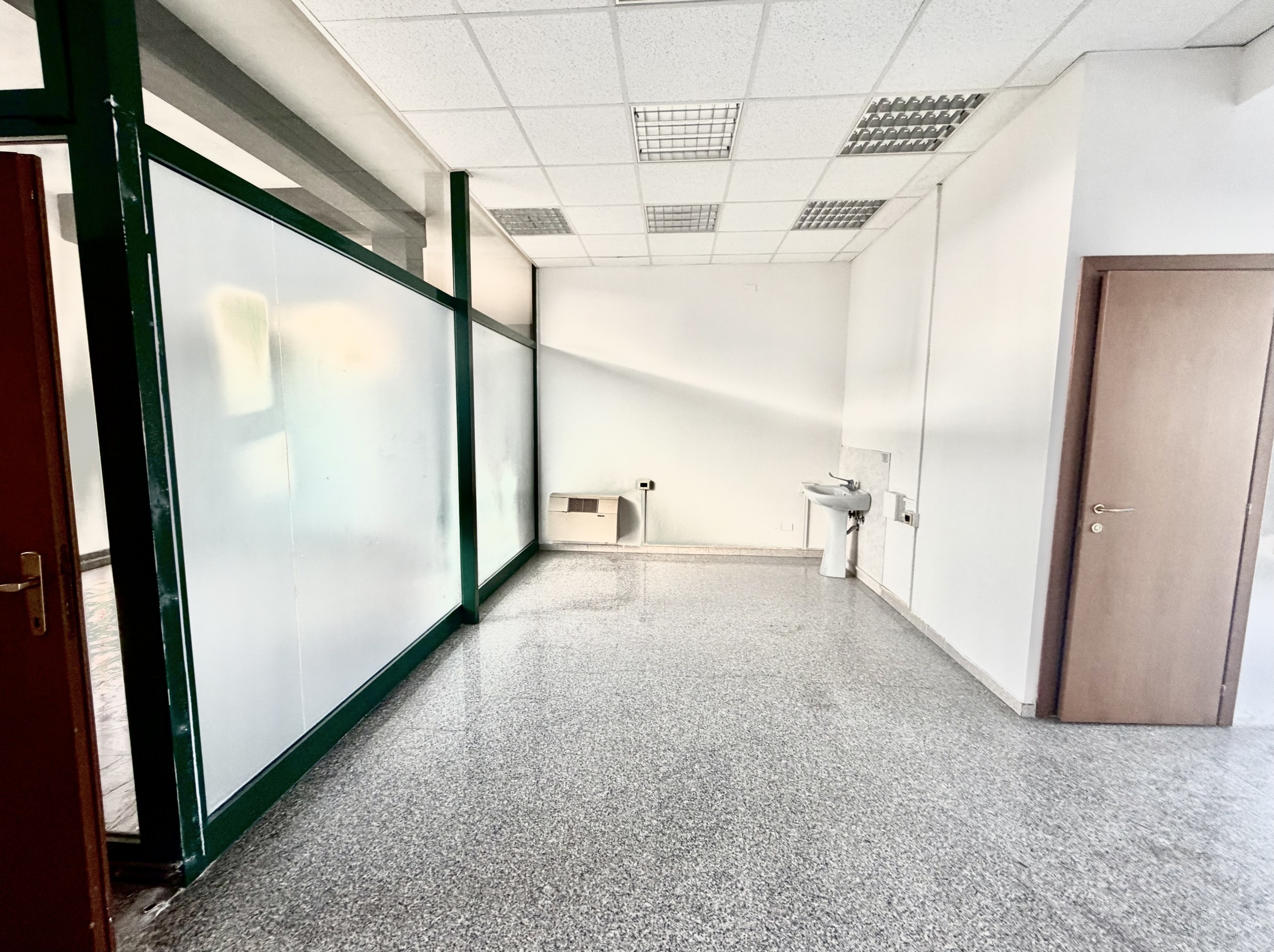 Locale commerciale in vendita in via aldo moro 1, Castello d'Argile