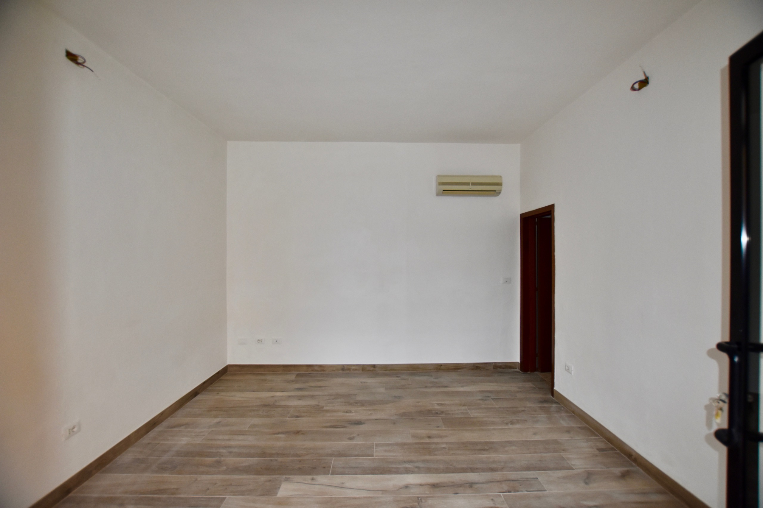 Locale commerciale ristrutturata in via g. matteotti 102, San Pietro in Casale