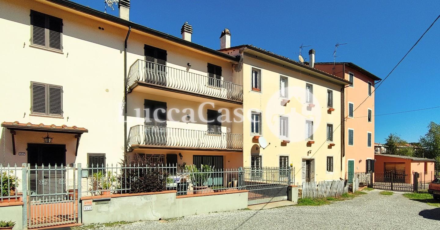 Casa indipendente in vendita, Lucca montuolo