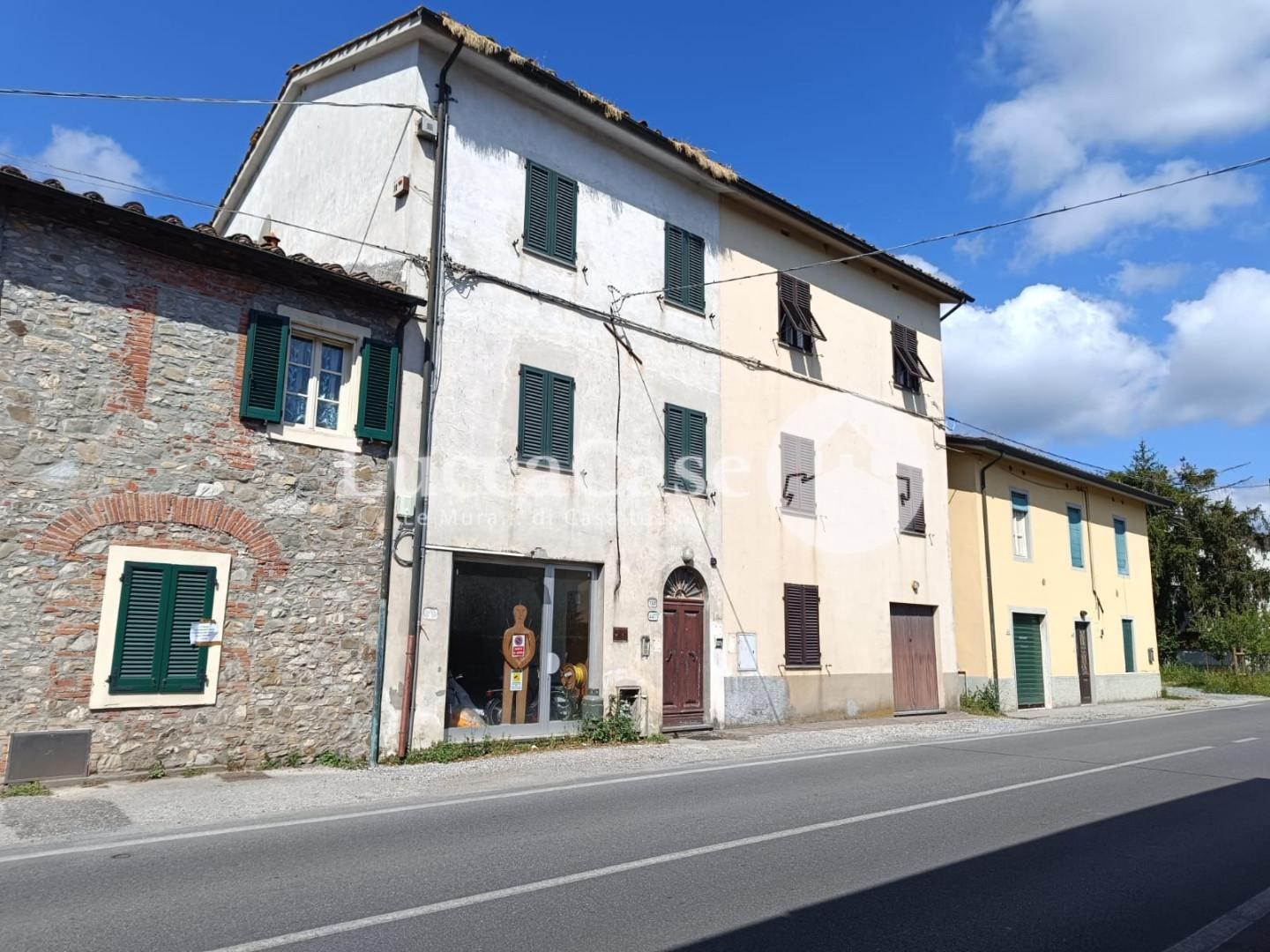 Quadrilocale in vendita, Lucca cappella