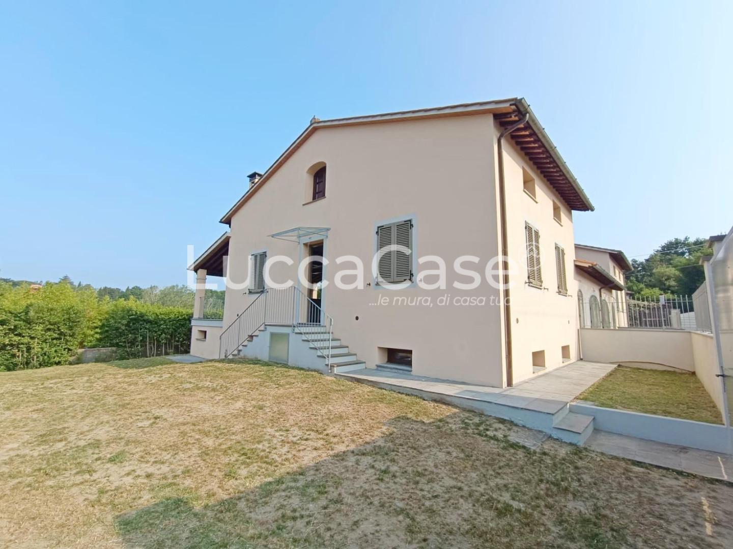 Villa Bifamiliare con giardino, Lucca monte san quirico