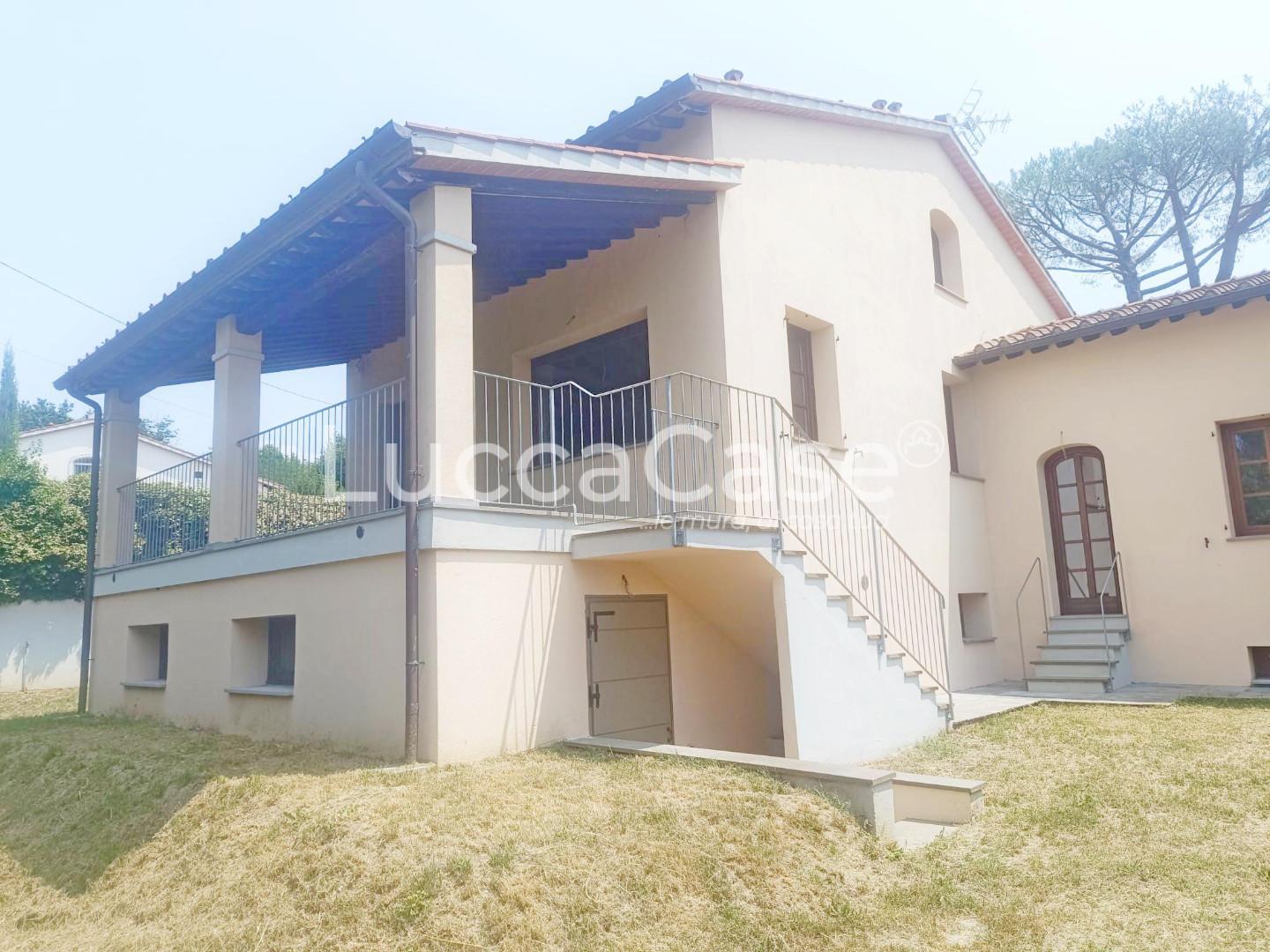 Villa Bifamiliare con giardino, Lucca monte san quirico