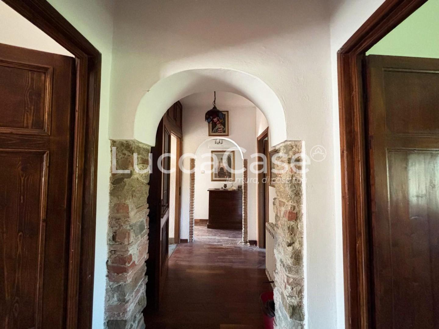 Casa indipendente con giardino, Lucca carignano