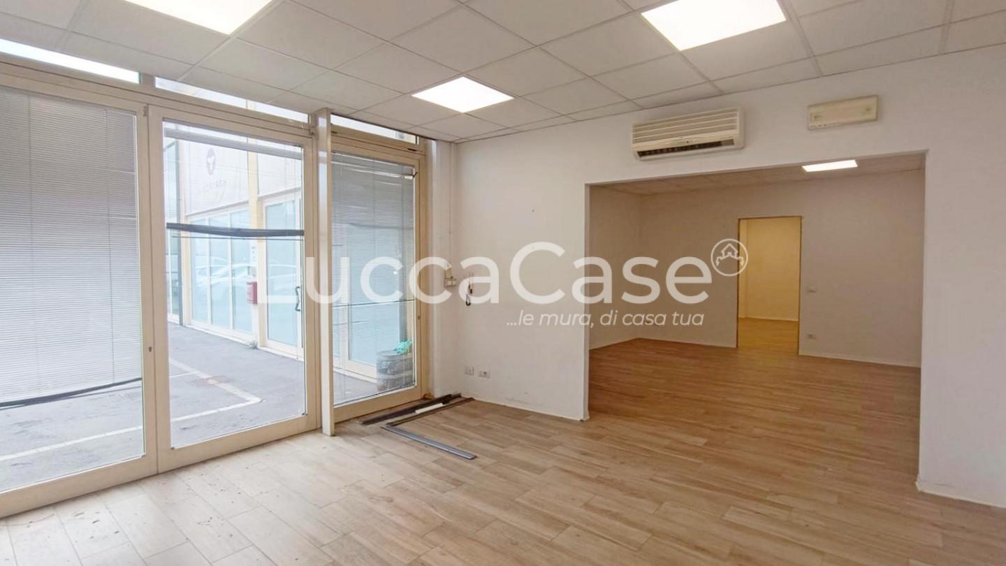 Locale commerciale in affitto, Lucca san marco