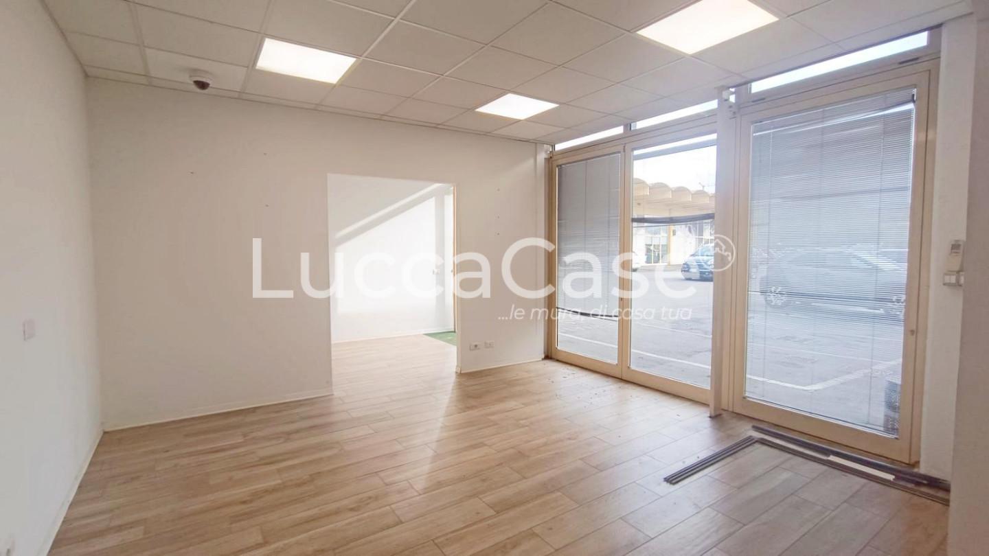 Locale commerciale in affitto, Lucca san marco