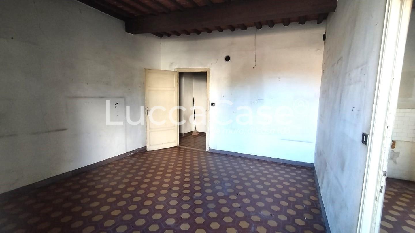 Appartamento da ristrutturare, Lucca ponte a moriano