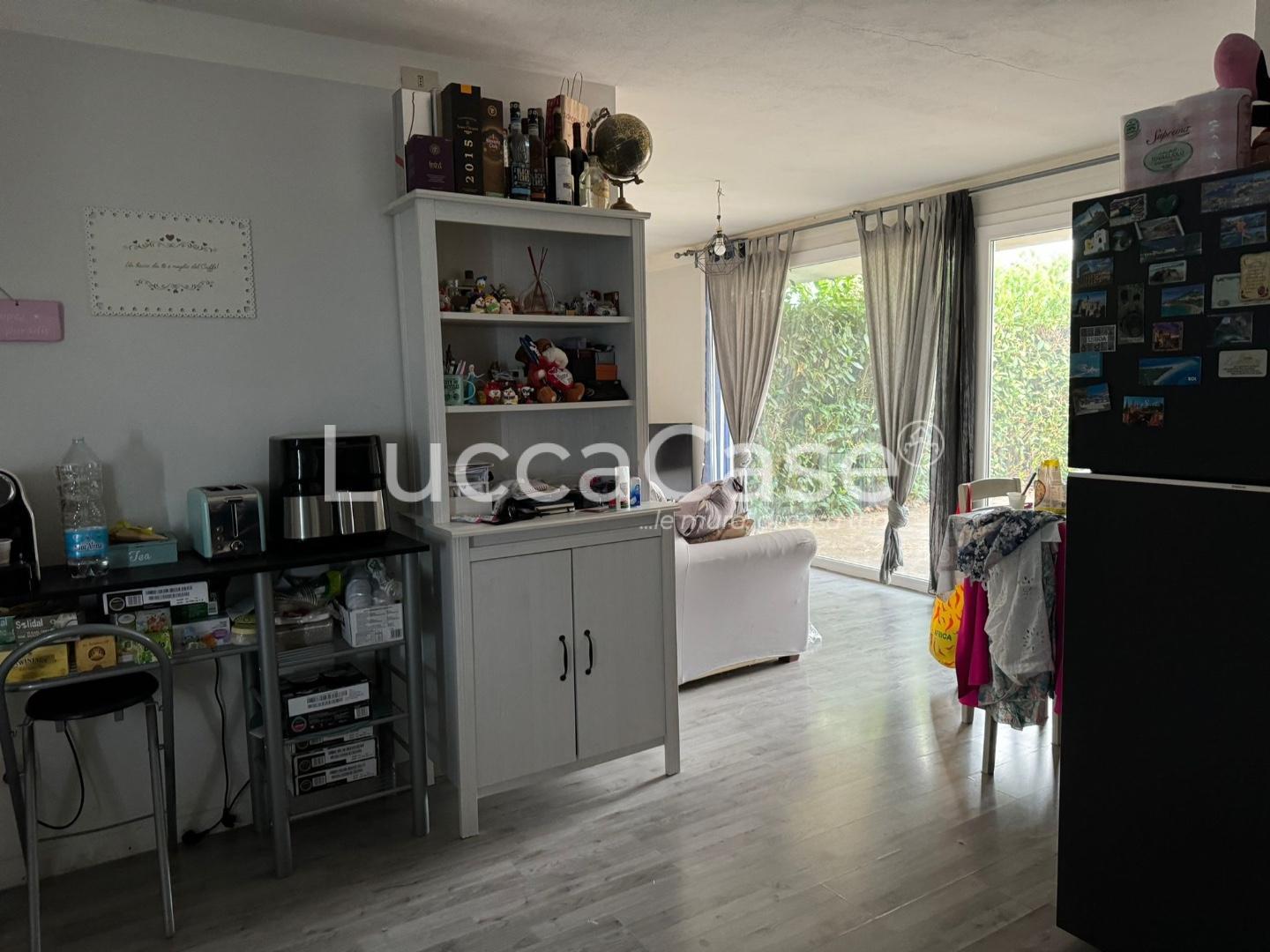 Villa con giardino, Lucca antraccoli