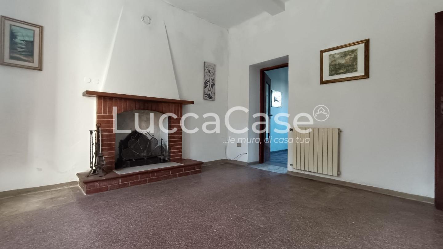 Villa con giardino a Massarosa