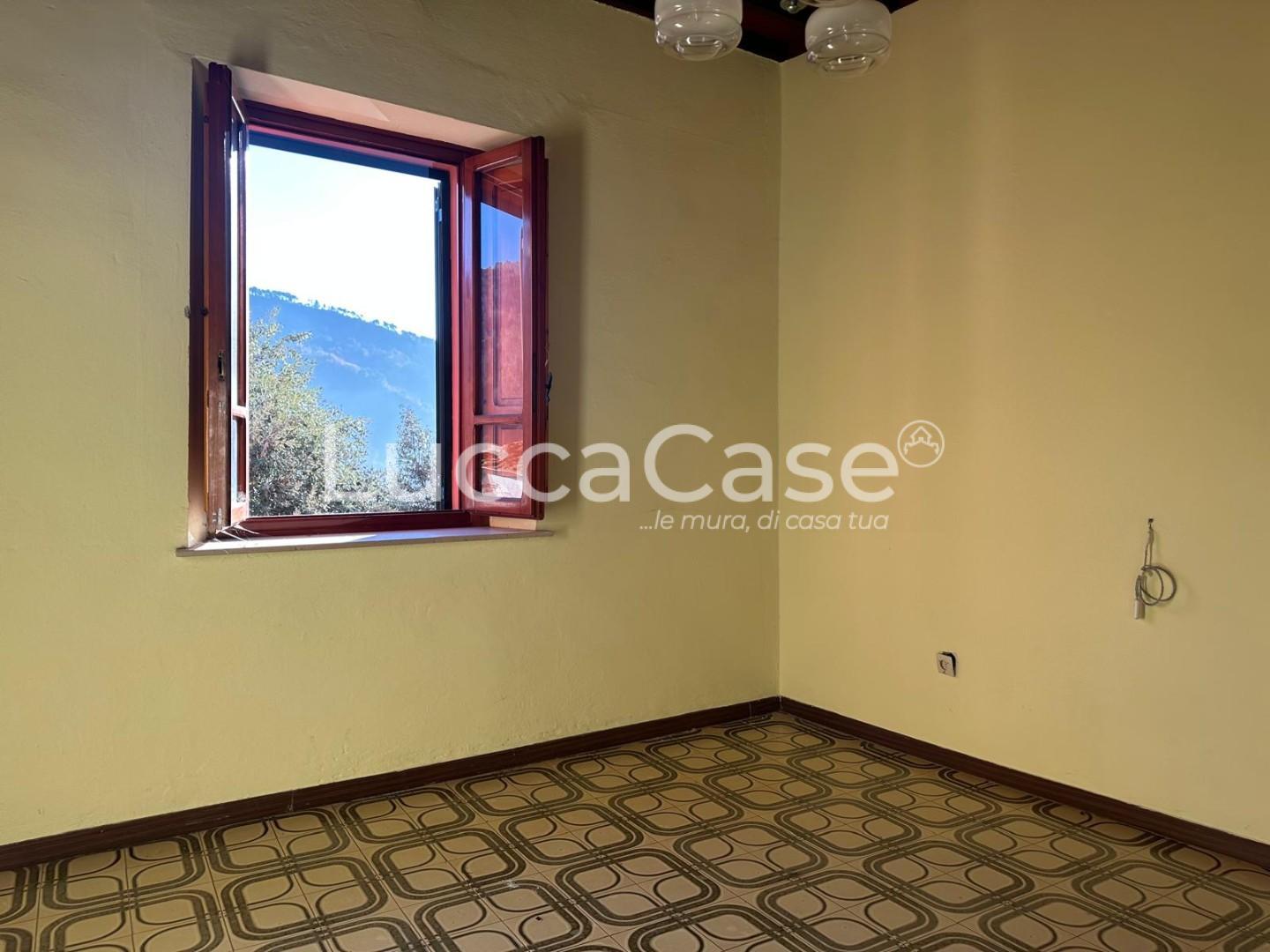 Casa indipendente in vendita a Villa Basilica