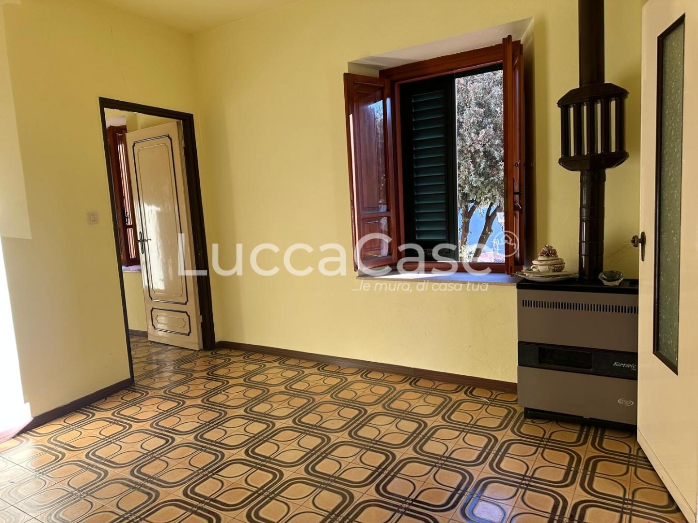 Casa indipendente in vendita a Villa Basilica