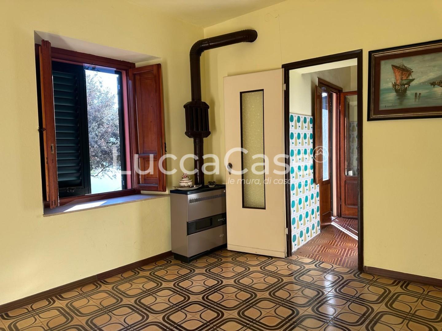 Casa indipendente in vendita a Villa Basilica