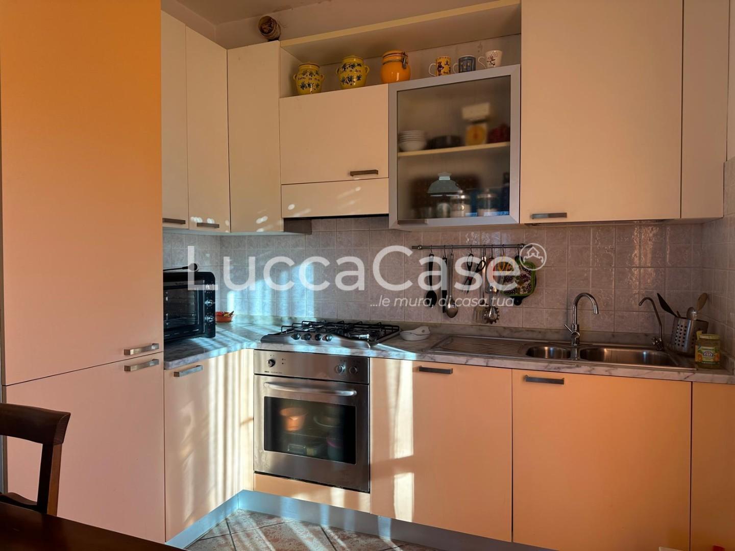 Trilocale con terrazzo, Lucca santa maria a colle