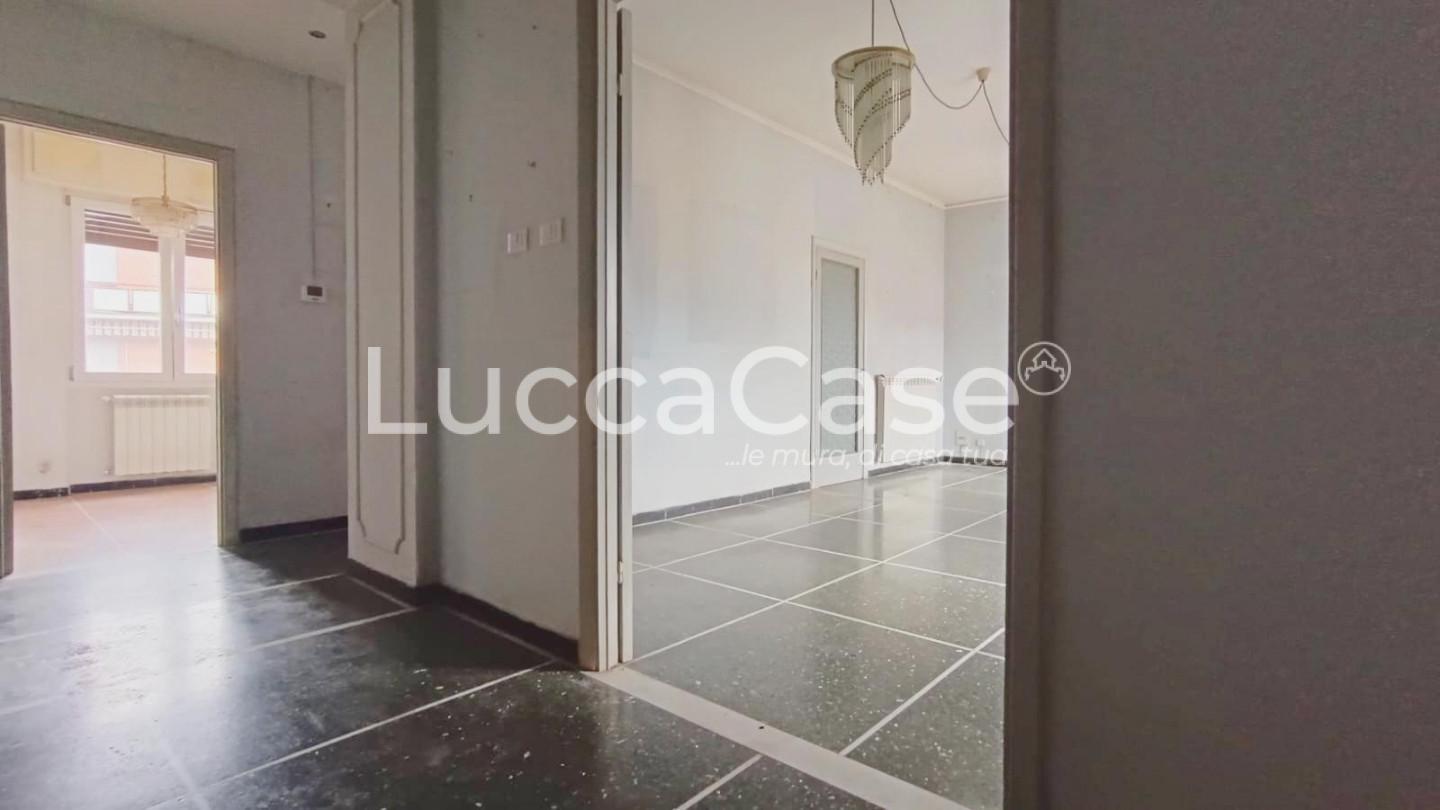 Appartamento con terrazzi, Lucca sant'anna