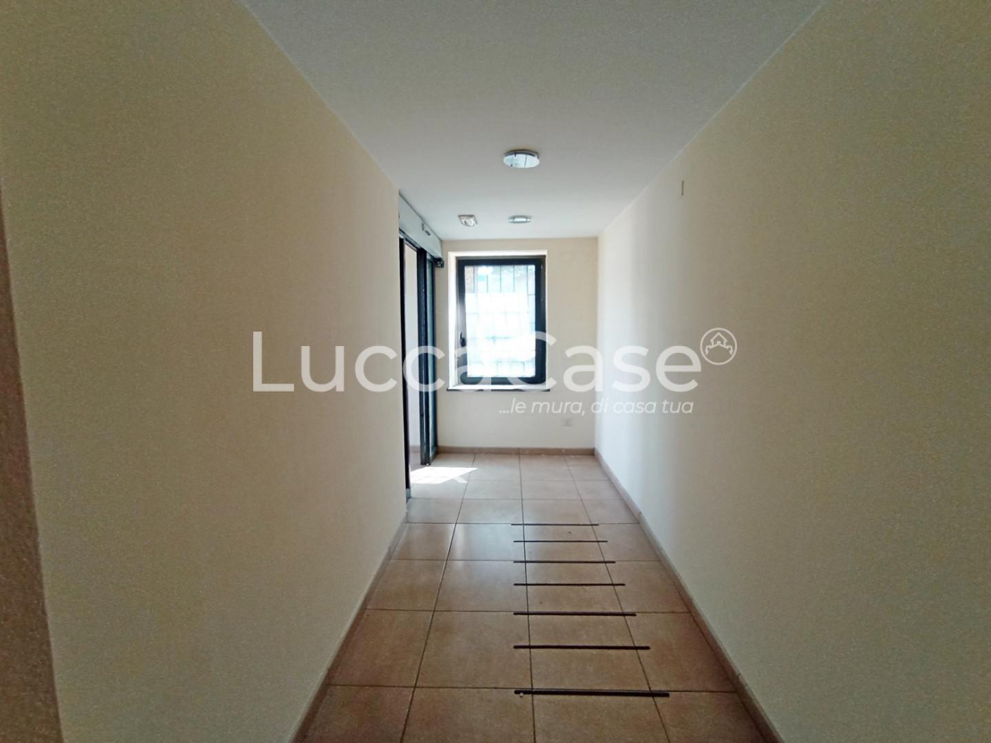 Ufficio ristrutturato, Capannori lammari