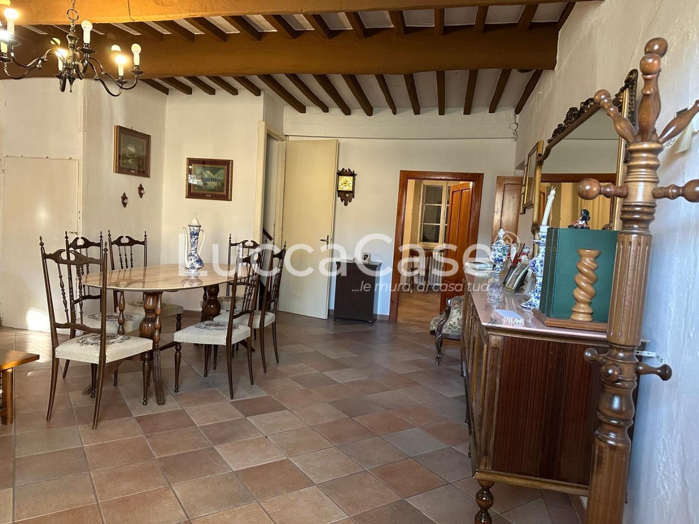 Casa indipendente con giardino a Villa Basilica