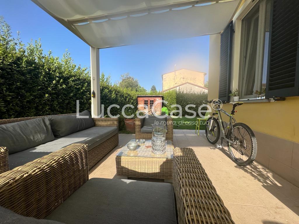 Villa con giardino, Lucca san concordio contrada