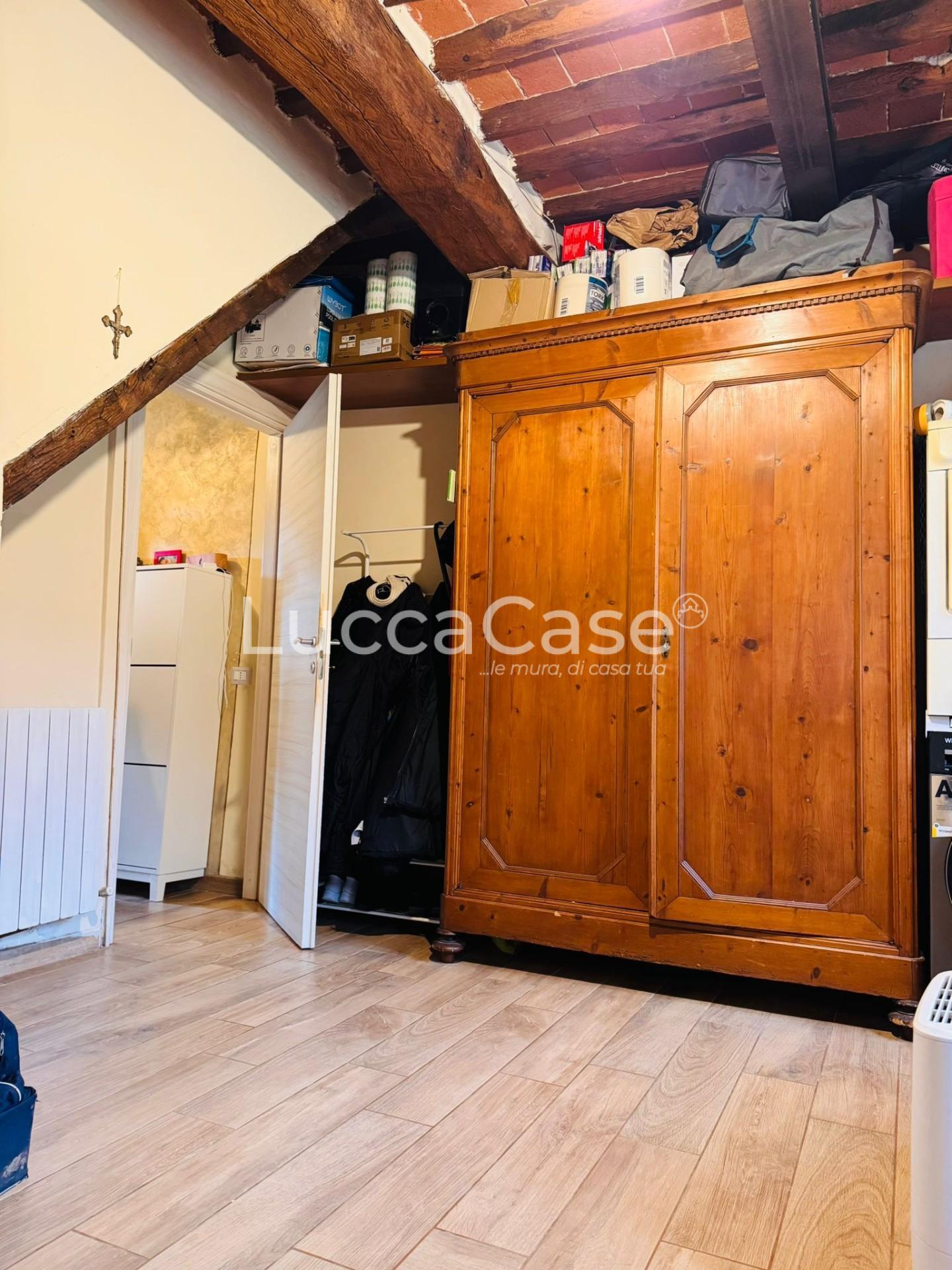 Casa indipendente con giardino, Capannori massa macinaia