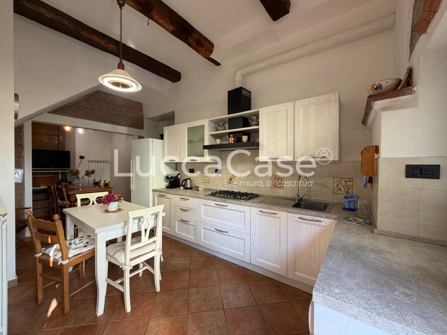 Villa con giardino a Borgo a Mozzano