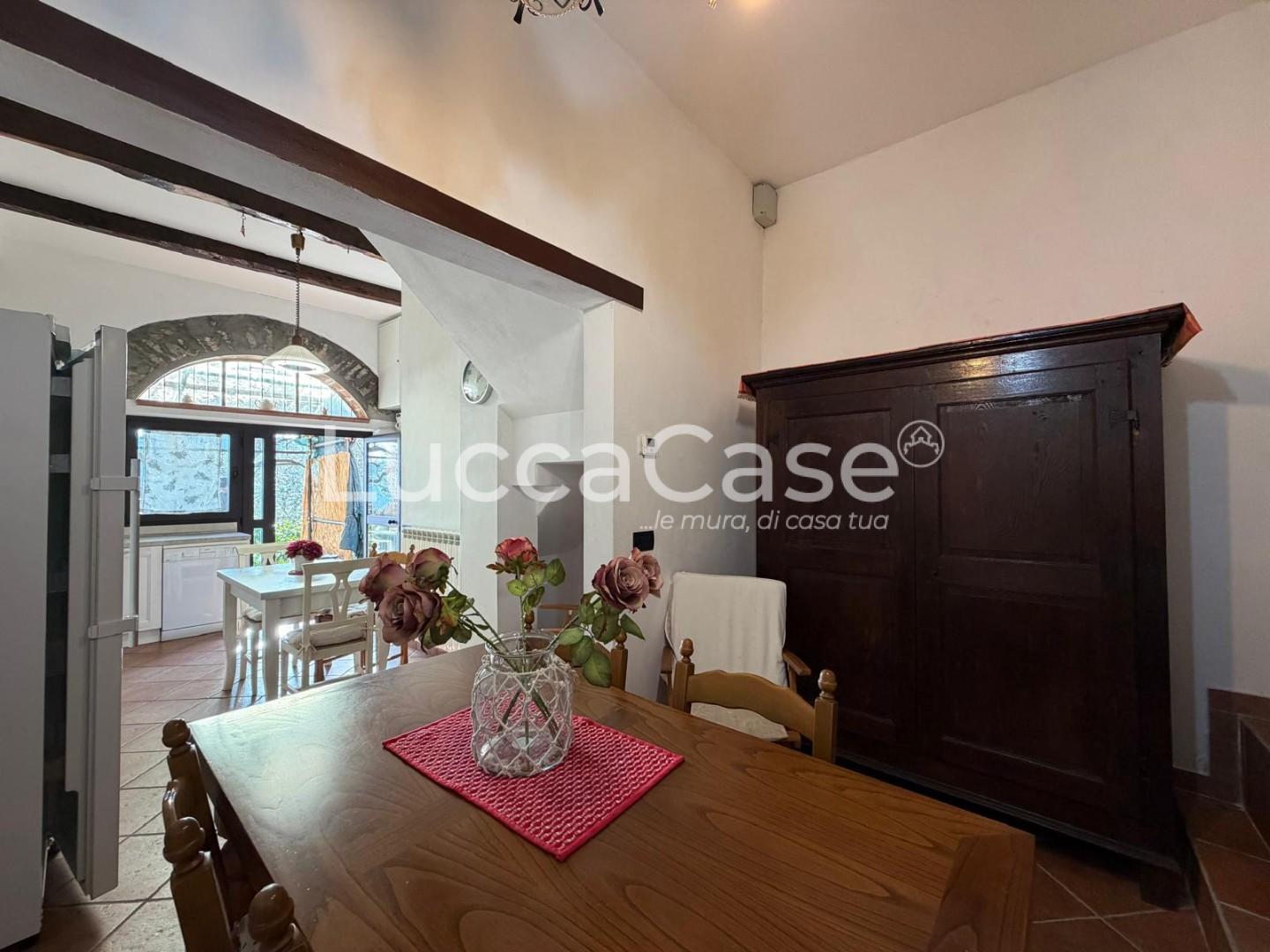 Villa con giardino a Borgo a Mozzano