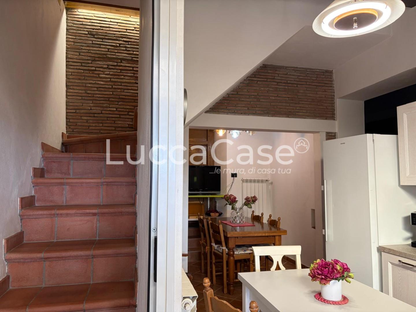 Villa con giardino a Borgo a Mozzano