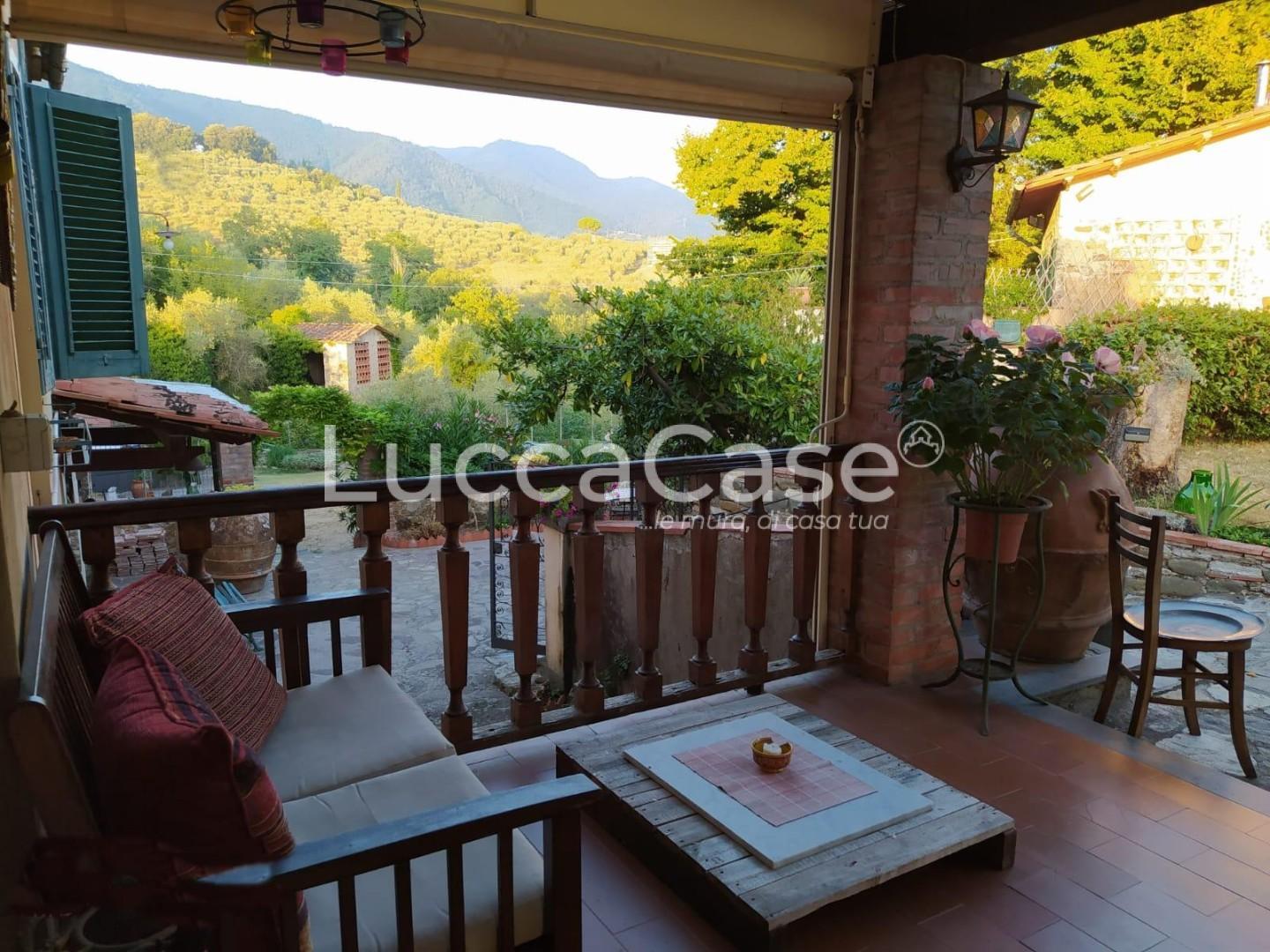 Rustico con giardino, Capannori matraia