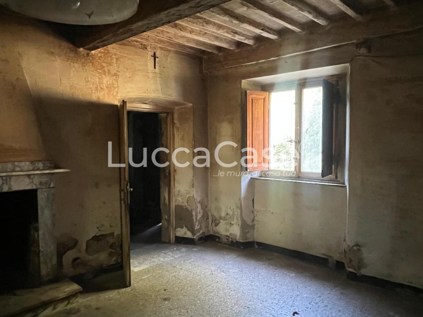 Casa indipendente con giardino, Capannori massa macinaia