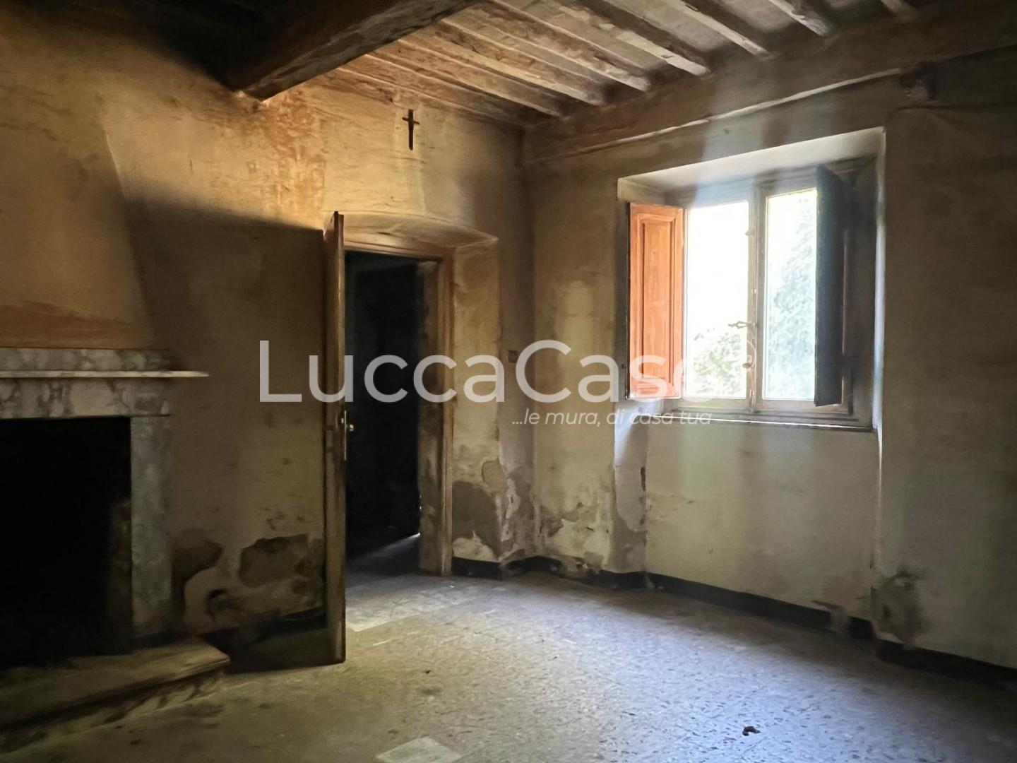 Casa indipendente con giardino, Capannori massa macinaia
