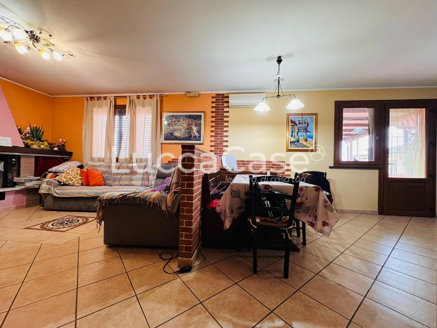 Appartamento con terrazzo a Porcari