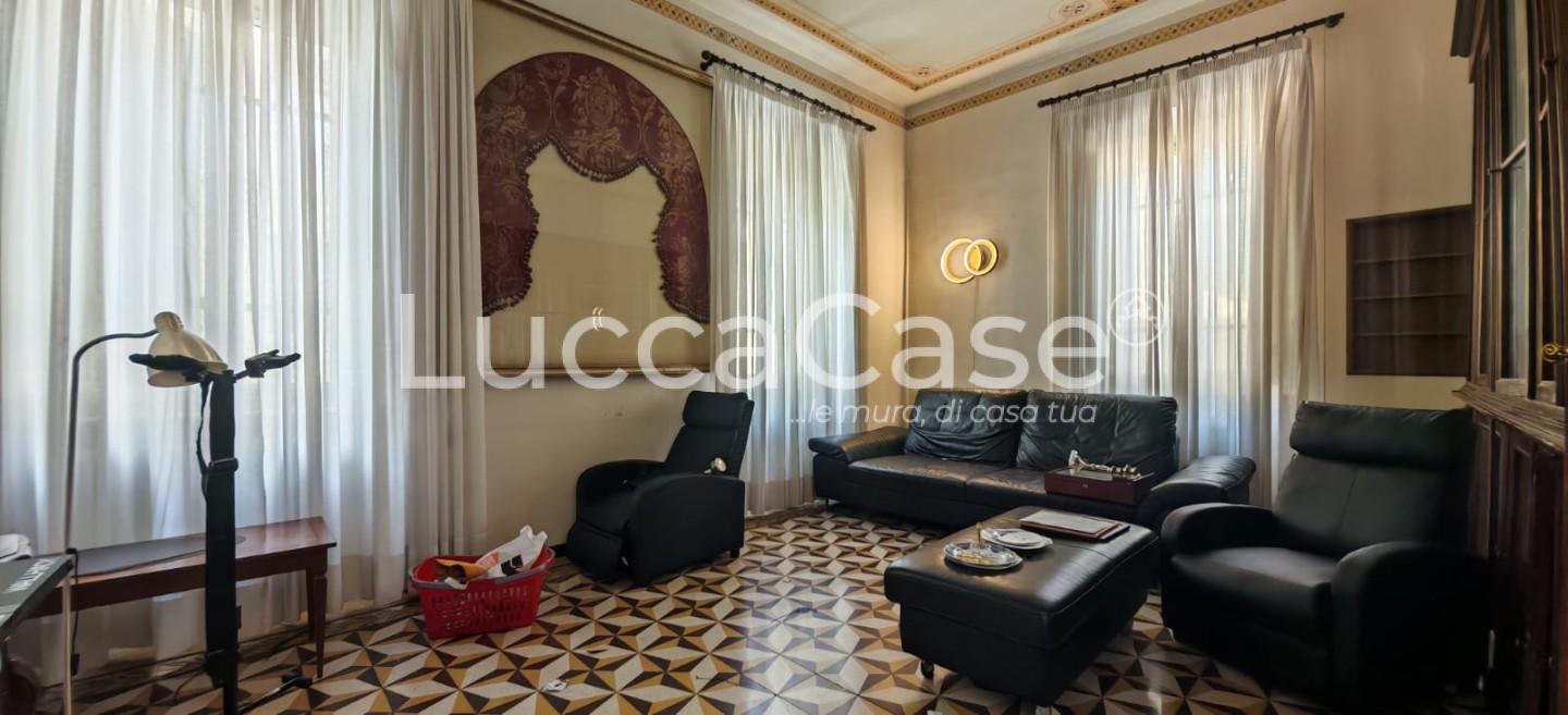 Villa con giardino, Lucca san concordio contrada